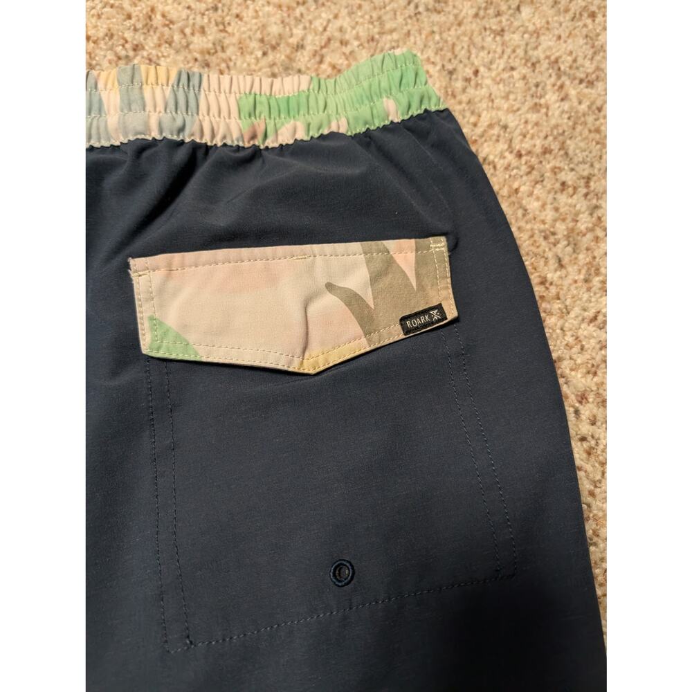 ROARK Men's shorts/swim trunks, Medium, lightweight, black & camo print - Picture 4 of 8